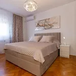 Dragomir Apartment