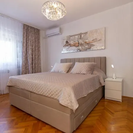 Dragomir Apartment