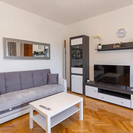 Dragomir Apartment
